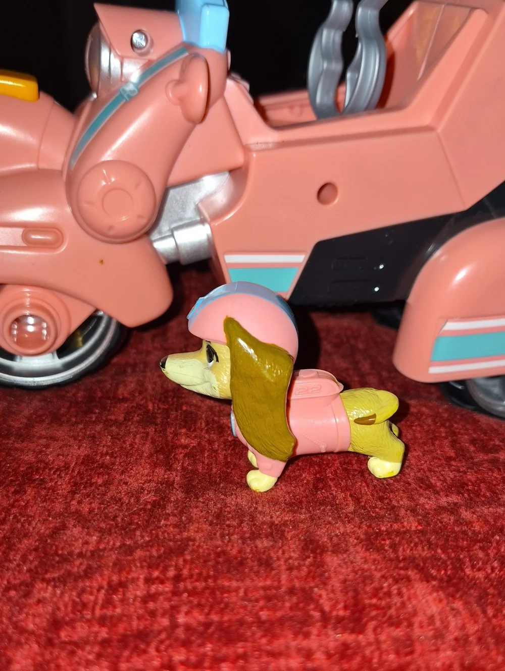PAW Patrol Liberty Deluxe Vehicle With Figurr